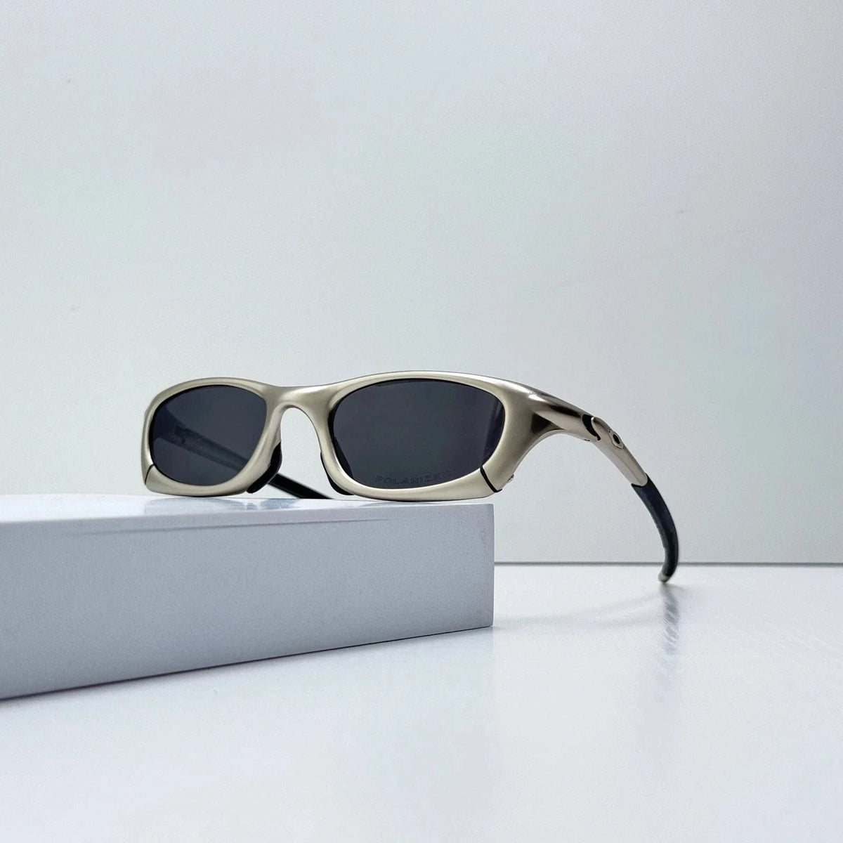 Mag 4, Black Polarized lenses, Silver frame