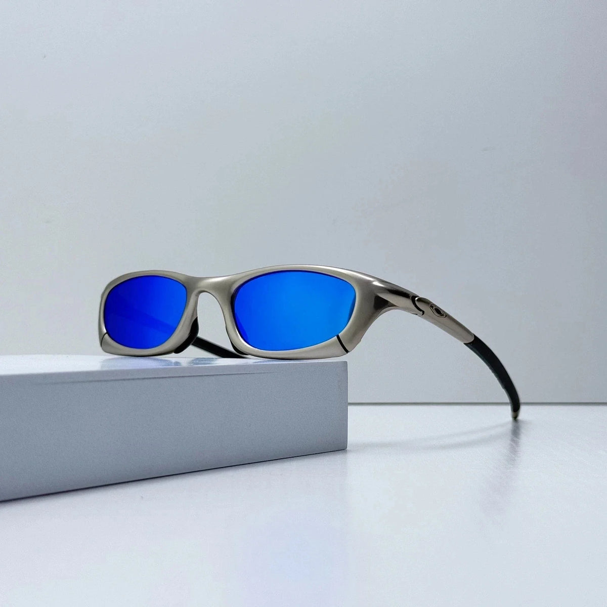 Mag 4, Blue Polarized lenses, Silver frame